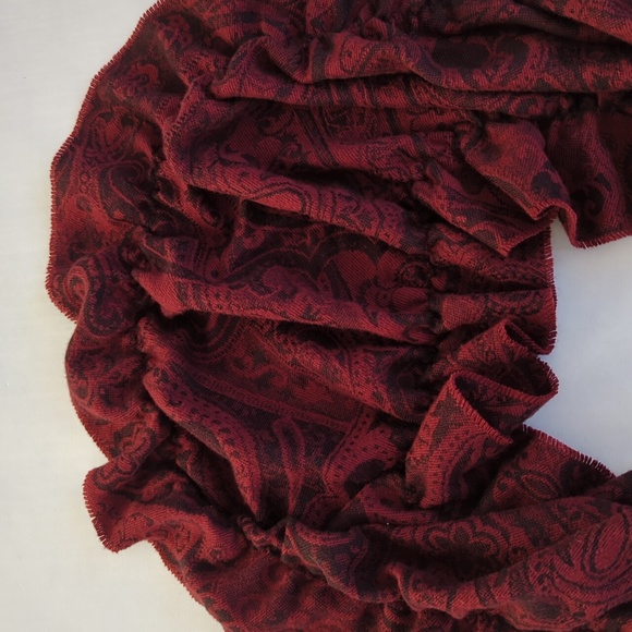 V. Fraas Cashmink Paisley Fringe Scarf Red Black - Picture 6 of 16